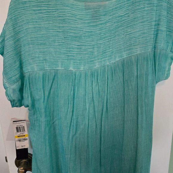 NWT Sparkly short sleeve beautiful V neck top - Picture 3 of 3